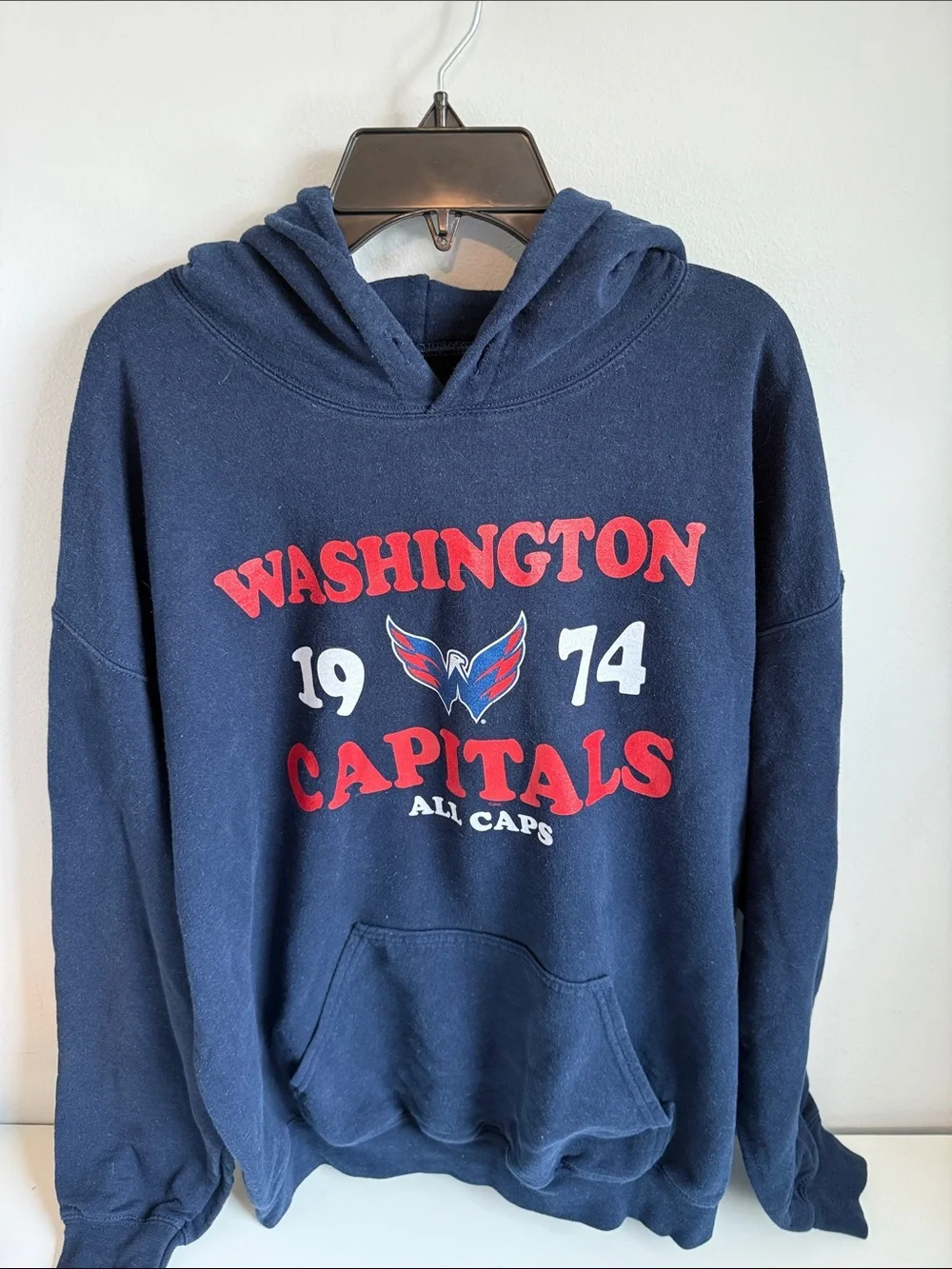 NHL Washington Capitals Navy Pullover Hoodie with Red & White Graphics